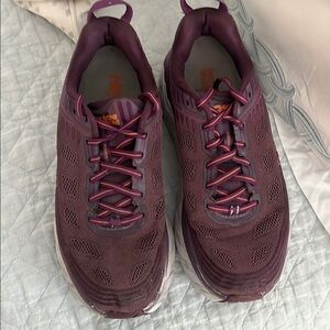Hoka Purple Sneakers Sleek Low-Top Design